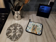 Load image into Gallery viewer, Belgian Laekenois Coastal Sea Glass Pair of Pot Holders