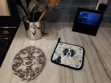 Load image into Gallery viewer, Landseer Newfoundland Coastal Sea Glass Pair of Pot Holders