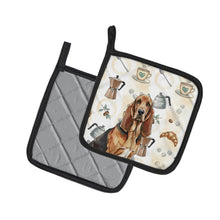 Load image into Gallery viewer, Liver and Tan Bloodhound Coffee Bar Pair of Pot Holders
