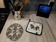 Load image into Gallery viewer, Tricoilor Papillon Coffee Bar Pair of Pot Holders