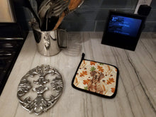 Load image into Gallery viewer, Liver Pointer Heirloom Fall Pair of Pot Holders