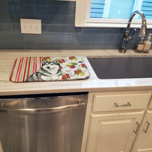 Load image into Gallery viewer, Gray and White Alaskan Malamute Vegetables Dish Drying Mat