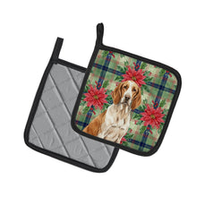 Load image into Gallery viewer, Bracco Italiano Christmas PoinsettIas Pair of Pot Holders