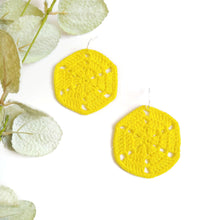 Load image into Gallery viewer, Sand Dollar Earrings