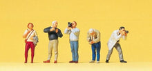 Load image into Gallery viewer, Preiser 10531 HO Scale Sports &amp; Recreation -- Trainspotters pkg(5)
