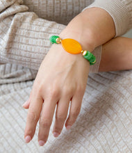 Load image into Gallery viewer, Apricot Green Agate Chunky Golden Bracelet