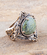 Load image into Gallery viewer, Aspen Green Serpentine Golden Statement Ring