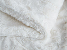 Load image into Gallery viewer, DaDa Bedding Luxury White Roses Fluffy Soft Sherpa Backside Faux Fur Throw Blanket (K11)