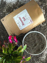 Load image into Gallery viewer, Bloomin' Soil Organic Flower Booster