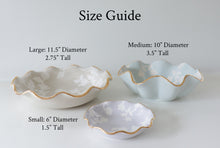 Load image into Gallery viewer, Chinoiserie Dreams Scalloped Bowls with 22K Gold Accent