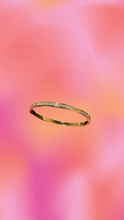Load image into Gallery viewer, Classic Sparkling Titanium Bangle