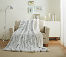 Load image into Gallery viewer, Tache Faux Fur Snowy Owl Super Soft Throw Blanket (#17)