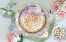 Load image into Gallery viewer, Chinoiserie Dreams Scalloped Bowls with 22K Gold Accent