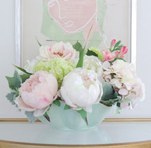 Load image into Gallery viewer, Chinoiserie Dreams Scalloped Bowls with 22K Gold Accent