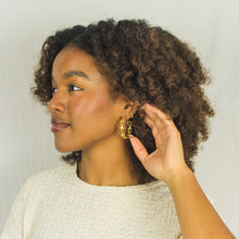 Load image into Gallery viewer, Titanium Chain Hoops