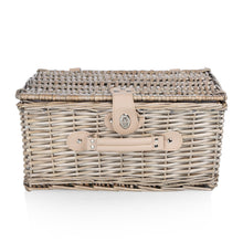 Load image into Gallery viewer, Classic Picnic Basket for 2