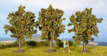 Load image into Gallery viewer, Noch 25113 HO Scale Multi-Tree Packs -- Apple Green 3-1/8" 8cm pkg(3)
