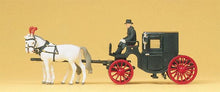 Load image into Gallery viewer, Preiser 30452 HO Scale Closed Taxi Wagon w/Three Figures - Assembled