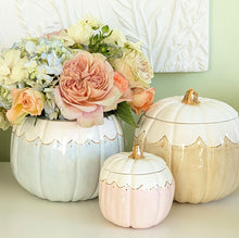 Load image into Gallery viewer, Scalloped Pumpkin Jars with 22K Gold Accents in Light Pink