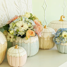 Load image into Gallery viewer, Scalloped Pumpkin Jars with 22K Gold Accents in Light Pink