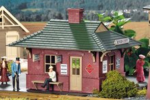 Load image into Gallery viewer, Piko 62709 G Scale River City Station Built-Up