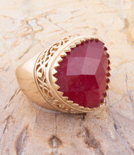 Load image into Gallery viewer, Filigreed Merlot Red Quarrtz Golden Statement Ring