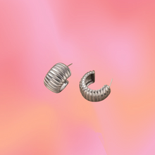 Load image into Gallery viewer, Chunky Ribbed Titanium Hoop