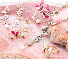 Load image into Gallery viewer, Pink Fuchsia Agate Golden Butterflies Triple Ring Set