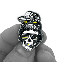 Load image into Gallery viewer, EL13-021 Headset Hero Thin Gold Line Line pin american flag yellow 911 Emergency Dispatcher Trucker pins