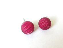Load image into Gallery viewer, Violet Matte Corrugated Ball Stud Earrings