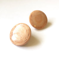 Load image into Gallery viewer, Beige Marbled Mod Disc Lucite Stud Earrings
