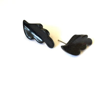 Load image into Gallery viewer, Black Swirled Leaf Vintage Lucite Stud Earrings