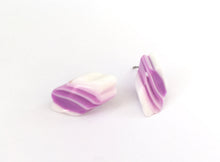 Load image into Gallery viewer, Lavender &amp; White Sliding Daisy Stud Earrings