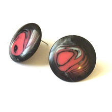 Load image into Gallery viewer, Dark Pink &amp; Black Marbled Disc Stud Earrings