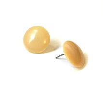 Load image into Gallery viewer, Khaki Beige Vintage Lucite Disc Stud Earrings