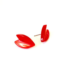 Load image into Gallery viewer, Red Moonglow Ivy Leaf Stud Earrings