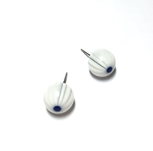 Load image into Gallery viewer, White Daisy Flower Ball Stud Earrings