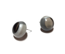 Load image into Gallery viewer, Grey and Smoke Retro Button Stud Earrings