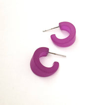 Load image into Gallery viewer, Violet Frosted Tiny Boom Hoop Earrings