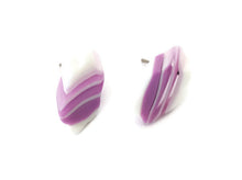 Load image into Gallery viewer, Lavender &amp; White Sliding Daisy Stud Earrings