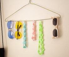 Load image into Gallery viewer, Pastel Pink Flower Necklace