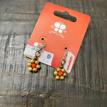 Load image into Gallery viewer, Ceramic Daisy Earring