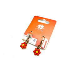 Load image into Gallery viewer, Ceramic Daisy Earring