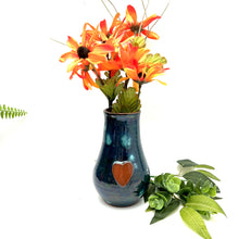 Load image into Gallery viewer, Calliope Heart Vase - Emerald Falls
