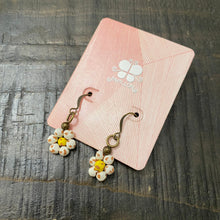 Load image into Gallery viewer, Ceramic Daisy Earring