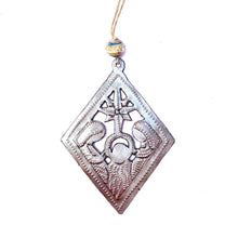 Load image into Gallery viewer, Diamond Nativity Ornament