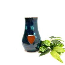 Load image into Gallery viewer, Calliope Heart Vase - Emerald Falls