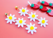 Load image into Gallery viewer, Daisy Dangle Earrings