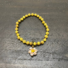 Load image into Gallery viewer, Ceramic Daisy Bracelet