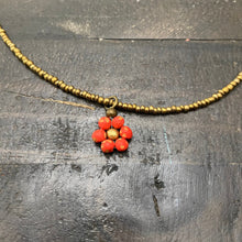 Load image into Gallery viewer, Ceramic Daisy Necklace